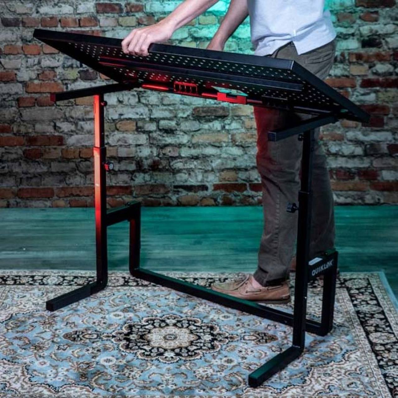 QUIK LOK DJ233 | Performance Workstation Structure for DJ